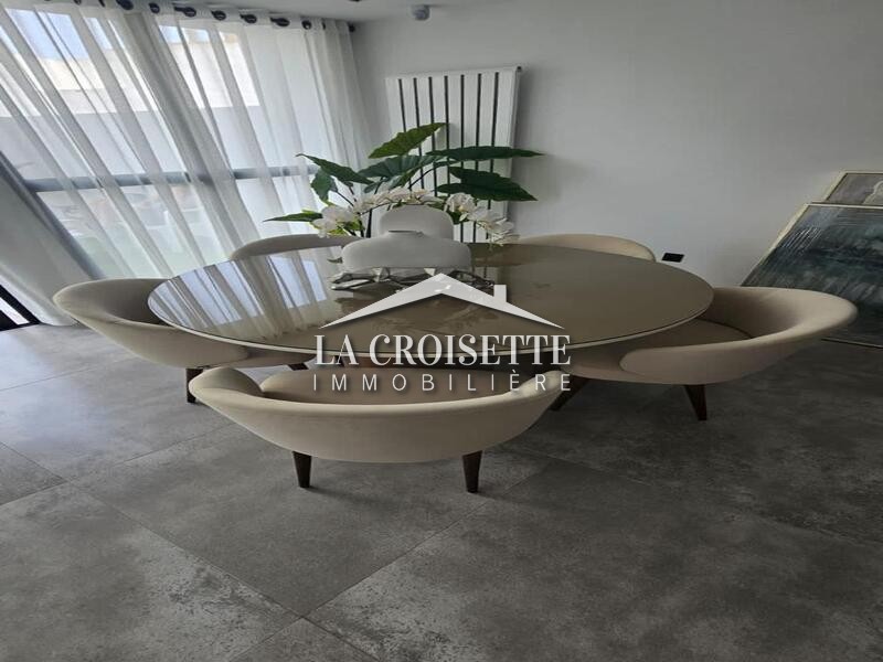 Triplex S+3 avec piscine à Gammarth